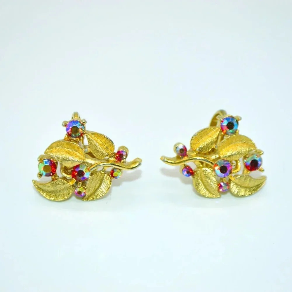 CROWN TRIFARI Gold Tone Aurora Borealis Dark Pink